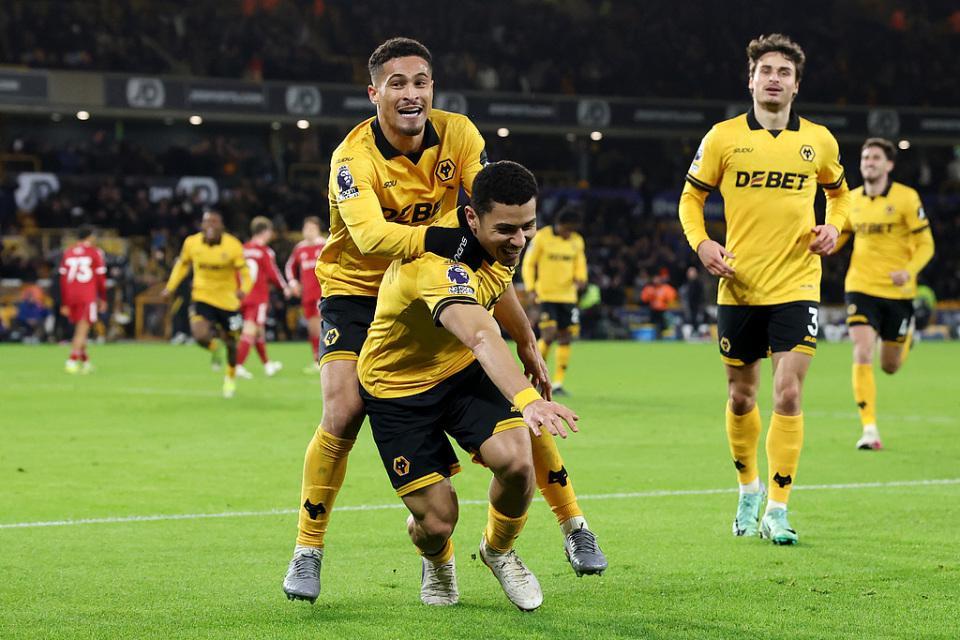 英超中资队酿奇迹？绝平阿森纳+绝杀利物浦！4轮抢7分 或逆袭保级